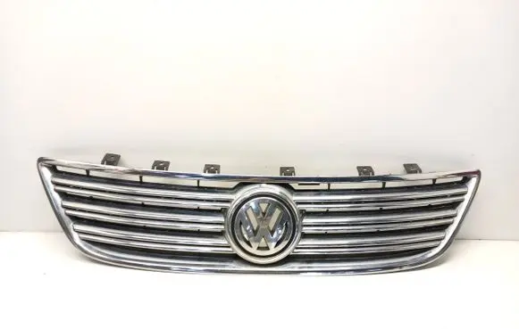 Volkswagen Phaeton Front bumper upper radiator grill
