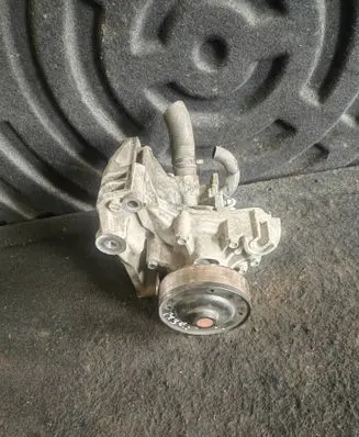 Mazda 3 II Water pump SH01151H0
