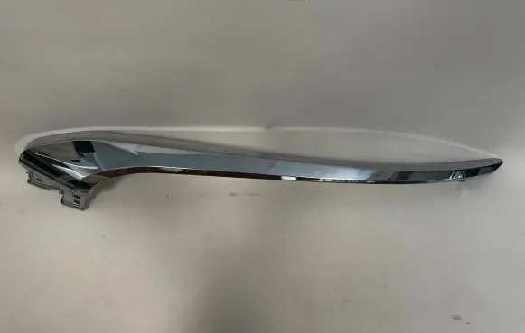 Rear bumper trim bar molding
