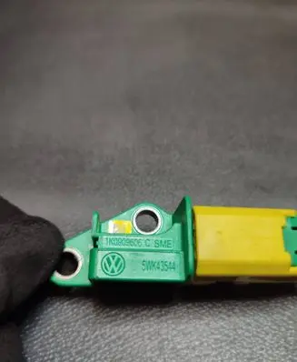 Audi Q7 4L Airbag deployment crash/impact sensor 1K0909606C