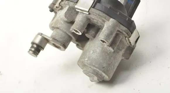 Seat Leon (5F) Turbo charger electric actuator 04E145725BH