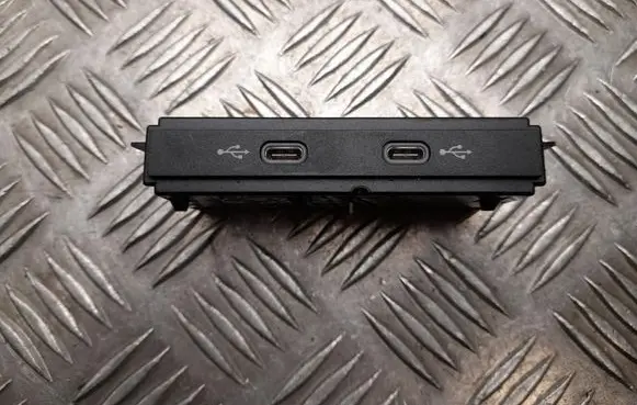 Volkswagen Crafter USB socket connector 5NA035736