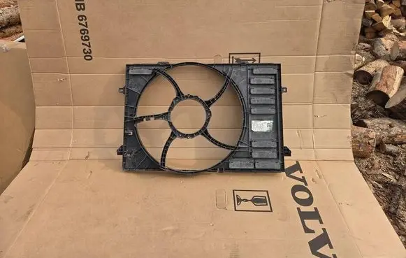Volkswagen Multivan T5 Radiator cooling fan shroud 7E0121207E