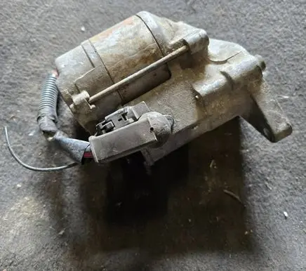 Toyota Yaris Starter motor 2810033050