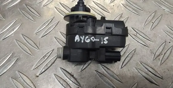 Headlight level adjustment motor