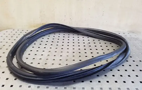 Front door rubber seal