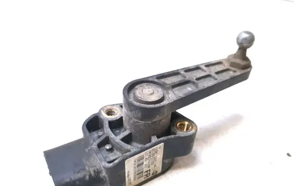 Hyundai Santa Fe Air suspension front height level sensor 92190S1000