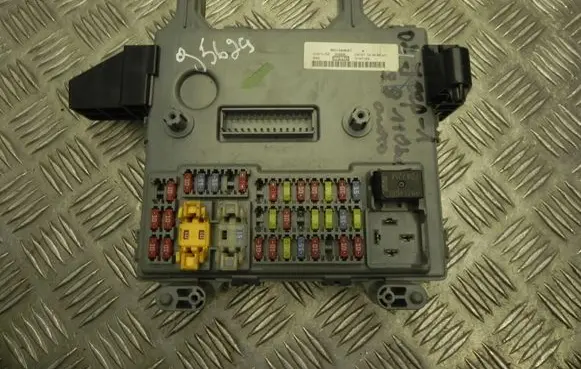 Jeep Cherokee Fuse box set 56010436AC