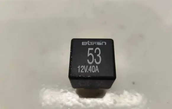 Volkswagen Touareg I Other relay 141951253B