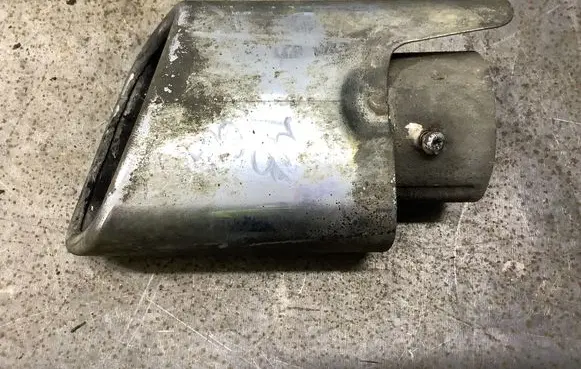 Mercedes-Benz GL X164 Muffler trim 