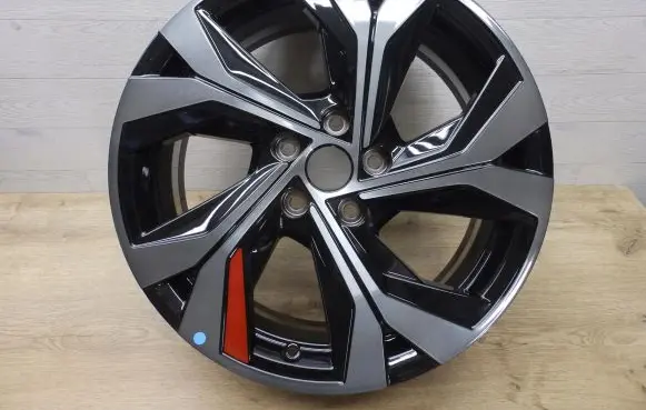Renault Arkana R18 alloy rim 