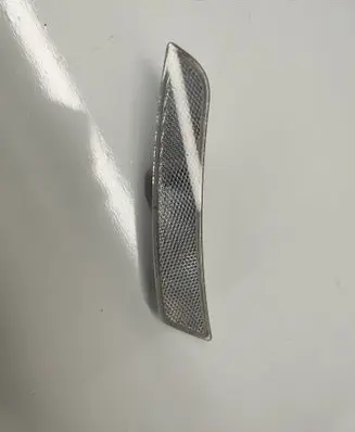 Chevrolet Camaro Front reflector 23169180