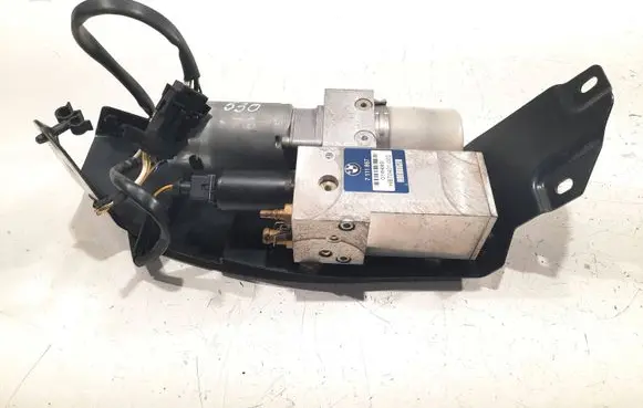 BMW 5 E60 E61 Tailgate hydraulic pump motor HB70401002 7111867 016480