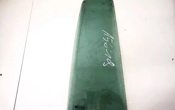 Rear vent window glass