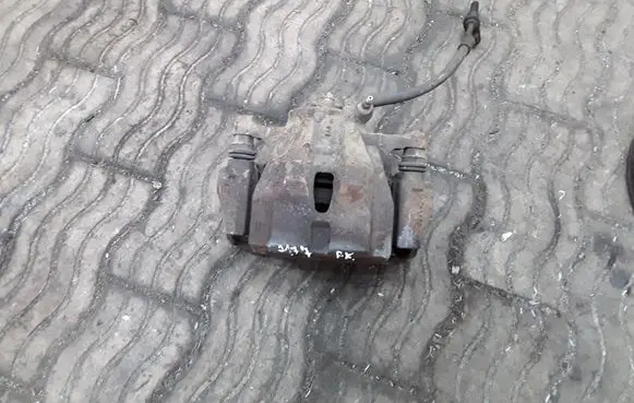 Toyota Urban Cruiser (XP110) Front brake caliper 6022