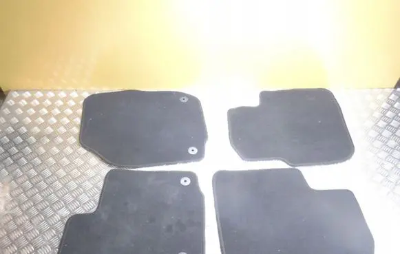 Volkswagen Jetta VI Car floor mat set 5JC863011E