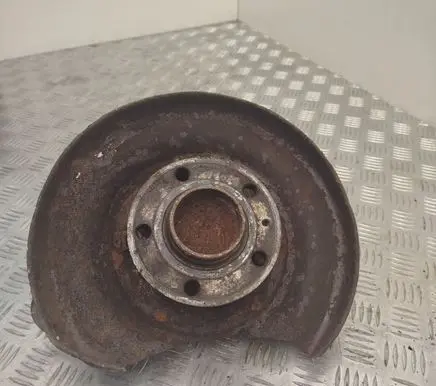 Rear wheel hub