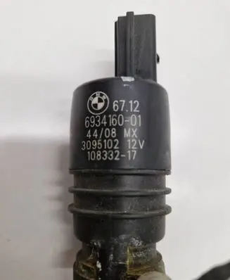 BMW X5 E70 Windscreen/windshield washer pump 67126934160 6934160 10833217