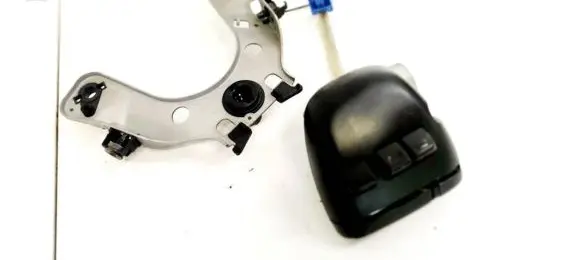 Steering wheel buttons/switches