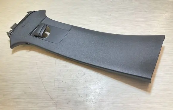 Volvo XC40 (B) pillar trim (top) 31457491