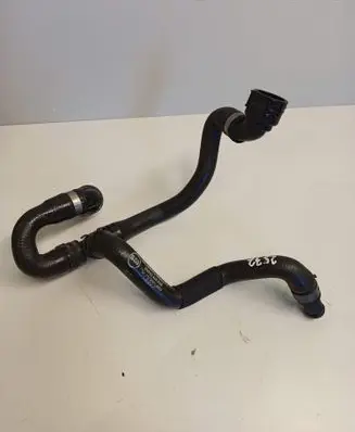 Engine coolant pipe/hose