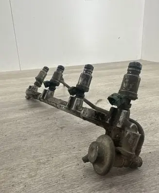 Toyota RAV 4 (XA20) Fuel injector 23250074100
