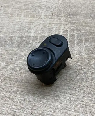 Opel Vectra B Wing mirror switch 90504165L