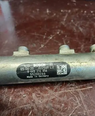 Opel Zafira B Fuel main line pipe 55200266 0445214056 0281002507