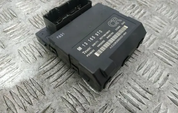 Opel Vectra C Central body control module 13165970 359171