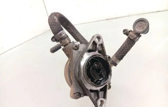 Peugeot 406 Vacuum pump 72160207