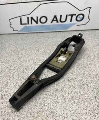 BMW 3 E46 Front door exterior handle/bracket 8216121