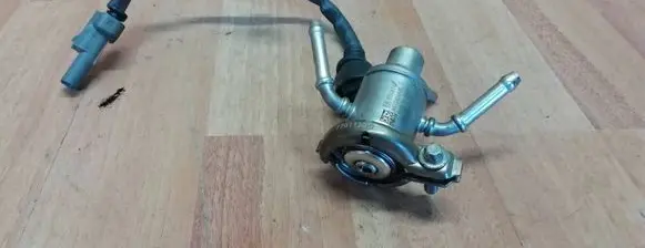 Fuel injector