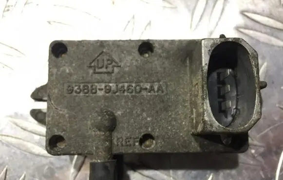 Ford Mondeo MK I Air pressure sensor 93bb9j460aa