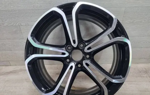 Opel Adam R18 alloy rim 13445890