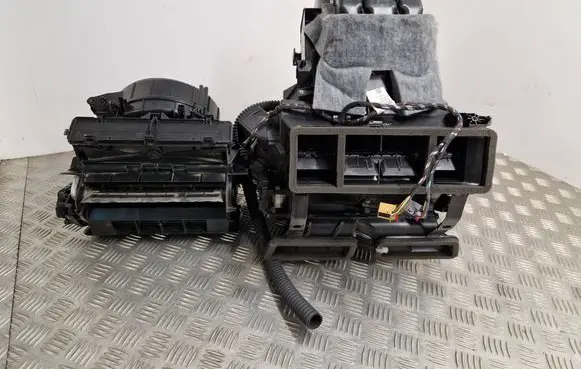 Skoda Octavia Mk4 Interior heater climate box assembly housing 5E4819655 5WB816005 3V0863969