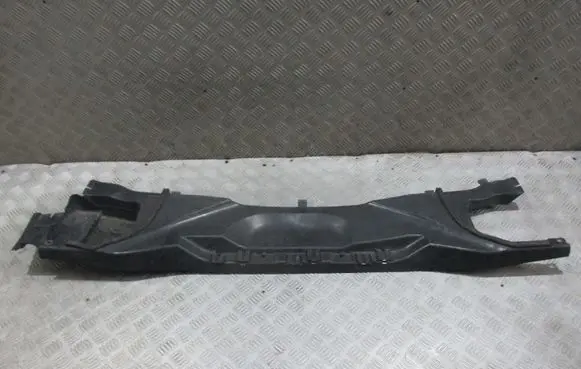 BMW 1 E81 E87 Intercooler air guide/duct channel 6925017