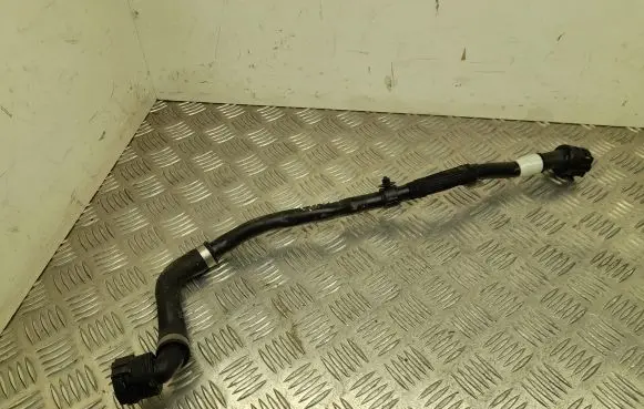 BMW iX Engine coolant pipe/hose 8475135