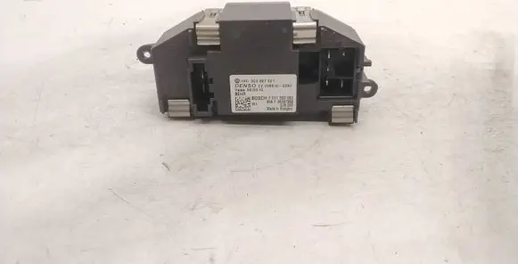 Volkswagen PASSAT B6 Heater blower motor/fan resistor 3C0907521 987651G 2468105380