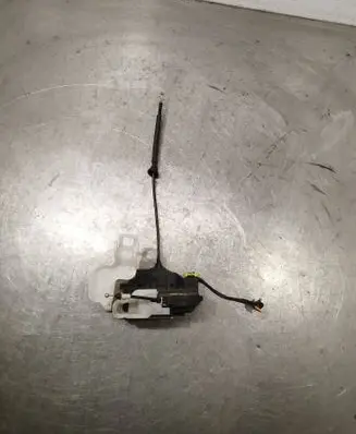 KIA Ceed Front door lock 20101