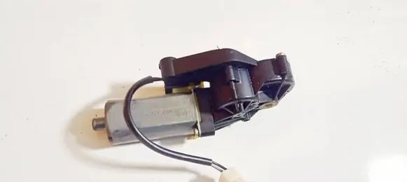 Mercedes-Benz CLS C219 Seat adjustment motor 0390203207 82064802-4