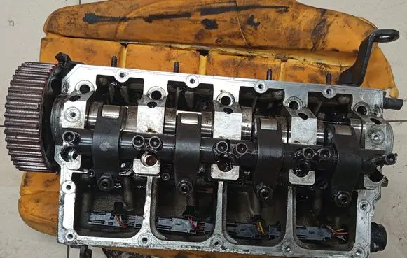 Ford Galaxy Engine head 038103373R