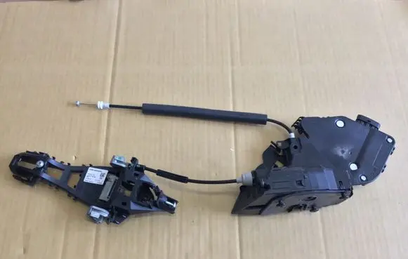 Land Rover Range Rover Sport L494 Front door lock DK62203A28ED 949037103