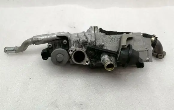 Land Rover Range Rover L405 EGR valve cooler FW939U438AA FW939U438A8
