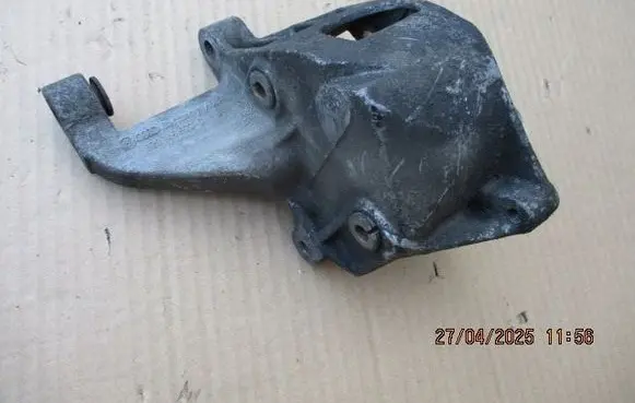 Volkswagen Sharan Power steering pump mounting bracket 028145523C