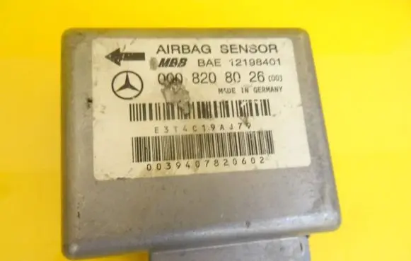 Mercedes-Benz C W203 Airbag control unit/module 0008208026