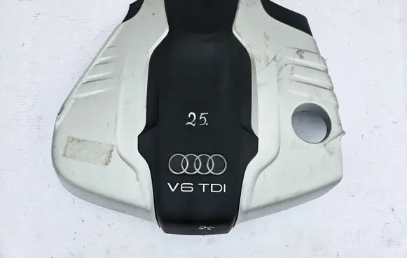 Audi A8 S8 D4 4H Engine cover (trim)