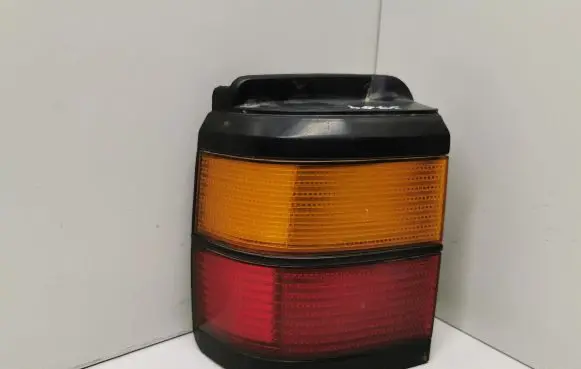 Volkswagen PASSAT B3 Rear/tail lights 333945257