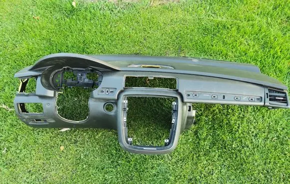 Mercedes-Benz R W251 Dashboard A2516800587 2518600805 P18112149S886