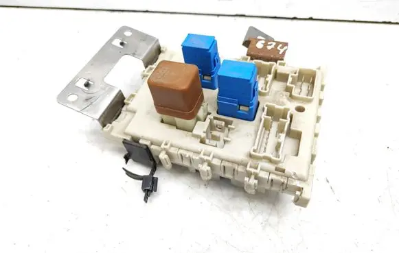Nissan Almera Tino Fuse module 24350BU210