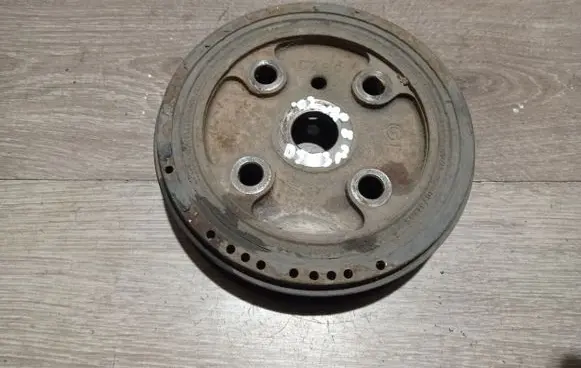 Volvo V70 Crankshaft pulley 30731865